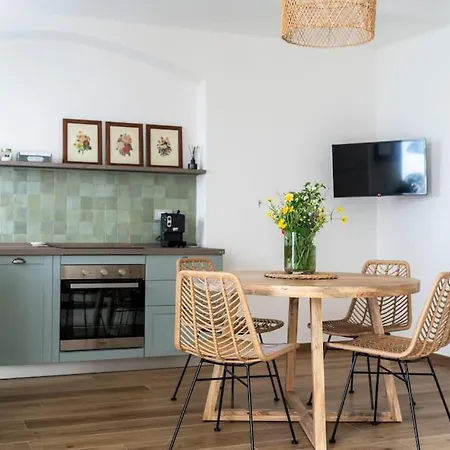 Sky And Vineyards - Olivo - * لا مورّا